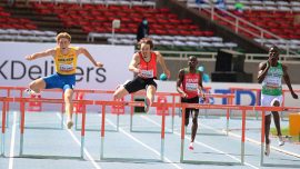 Berke Akçam erkekler 400 metre engellide dünya ikincisi