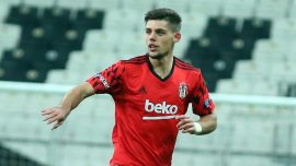 Beşiktaş’ta gündem stoper transferi