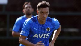 Mesut Özil Olympiakos maçında yer almayacak