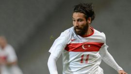 Olcay Şahan futbolu bıraktı