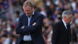 Barcelonalı taraftarlar Koeman’ın arabasına saldırdı