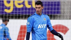 Fenerbahçe’de derbi hazırlıkları: Berke Özer antrenmana çıkmadı