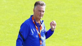 Hollanda Milli Takım Teknik Direktörü Louis van Gaal sakatlandı