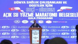 Bakan Kasapoğlu Soçi-Giresun Yüzme Maratonu Belgeseli’nin galasına katıldı