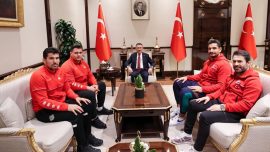 Cumhurbaşkanı Yardımcısı Oktay, Rıza Kayaalp ve Taha Akgül’ü kabul etti