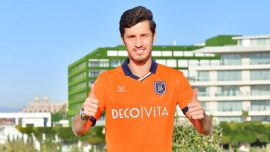 Salih Uçan resmen Başakşehir’de
