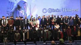 Bakan Kasapoğlu gençlerle “O Günün Hikayesi” filmini izledi