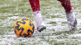 Süper Lig maçına kar engeli