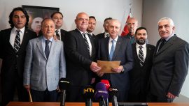 Beşiktaş’ta başkan adayı Fuat Çimen listesini açıkladı
