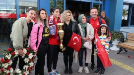 Busenaz Sürmeneli Trabzon’da coşkuyla karşılandı
