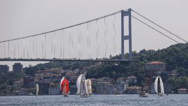 İstanbul’un fethi anısına boğazda tekne yarışları yapıldı