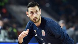 Anadolu Efes Egehan Arna ile sözleşme imzaladı