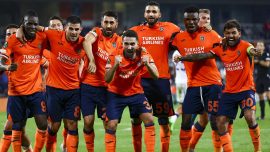 Başakşehir liderliğini sürdürdü