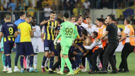 Beşiktaş: Josef’e gösterilen kart derhal iptal edilsin