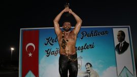 Kel Aliço Pehlivanı Anma Yağlı Güreşleri’nde başpehlivan Hasan Cengiz