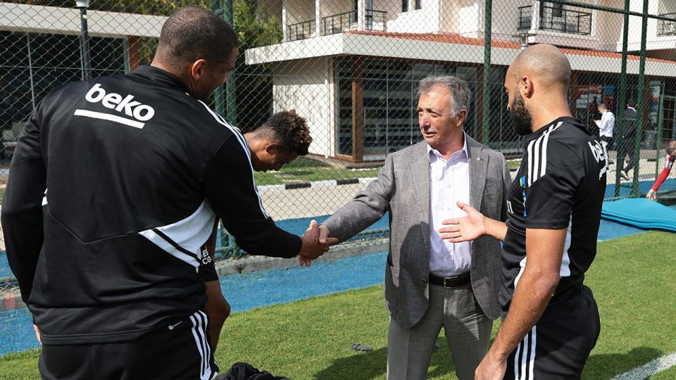 Beşiktaş’ta Ahmet Nur Çebi’den futbolculara destek