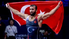 Milli güreşçi Burhan Akbudak Avrupa şampiyonu oldu