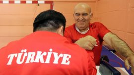“Demir bilek” Şaban Mazak Avrupa ve dünya şampiyonluklarının peşinde