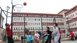 Malatya’daki çocuklar depremin izlerini sporla silmeye çalışıyor