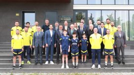 Mehmet Büyükekşi Fenerbahçe Futbol Akademisi’ni ziyaret etti