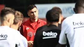 Beşiktaş Burak Yılmaz’la devam edecek