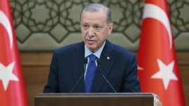Cumhurbaşkanı Erdoğan’dan Beşiktaş Başkanı Hasan Arat’a tebrik