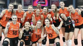 Eczacıbaşı lider yarı finalde