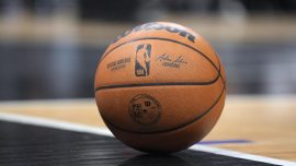 NBA sezon içi turnuvasında Lakers ve Pacers, finale yükseldi